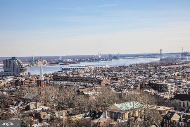 Building Photo - 241 S 6th St