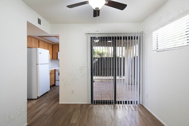 Building Photo - OPEN HOUSE: 10/25 3-4PM ~ 3BR/2.5BA PB Tow...