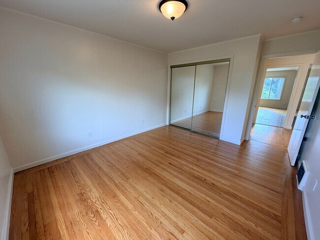 Building Photo - Charming Single Family House Across from McLaren Park