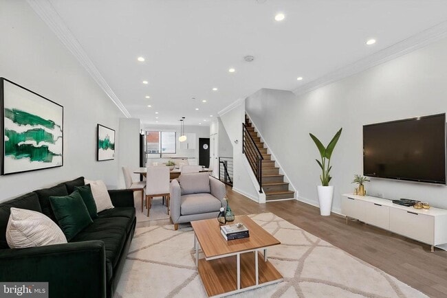 Building Photo - 3336 Salmon St