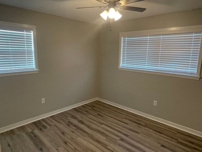 Building Photo - 3 Bedroom Home for Rent in Pearl!