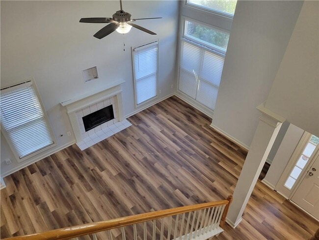 Building Photo - 3001 Rosebrook Dr