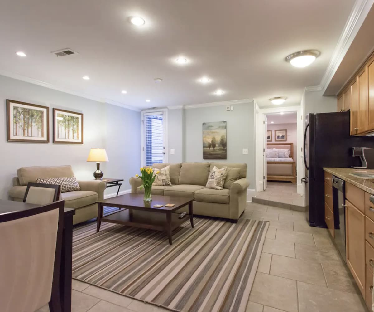 Building Photo - 513 7th St SE