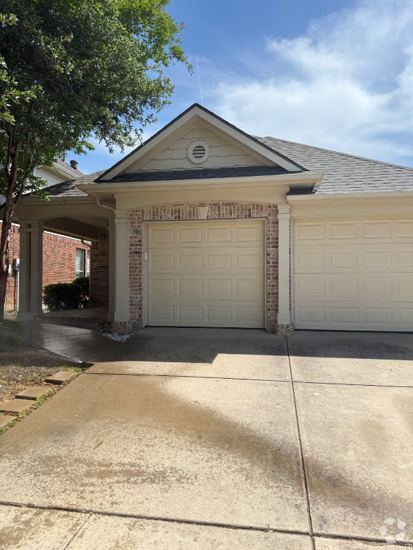 Building Photo - 337 Kirby Dr