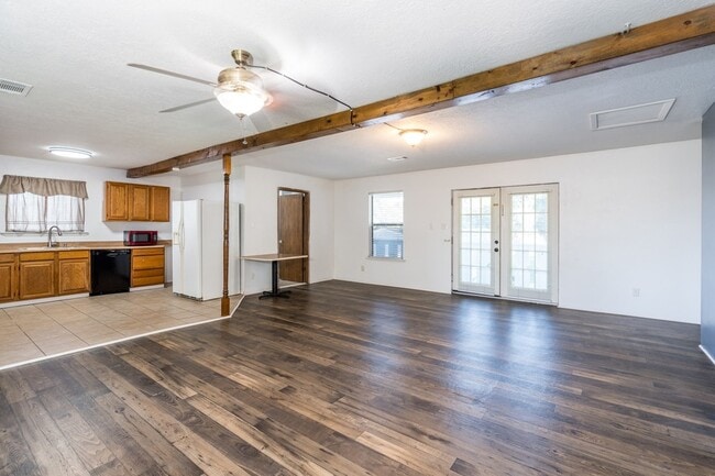 Building Photo - 15602 Treichel Rd