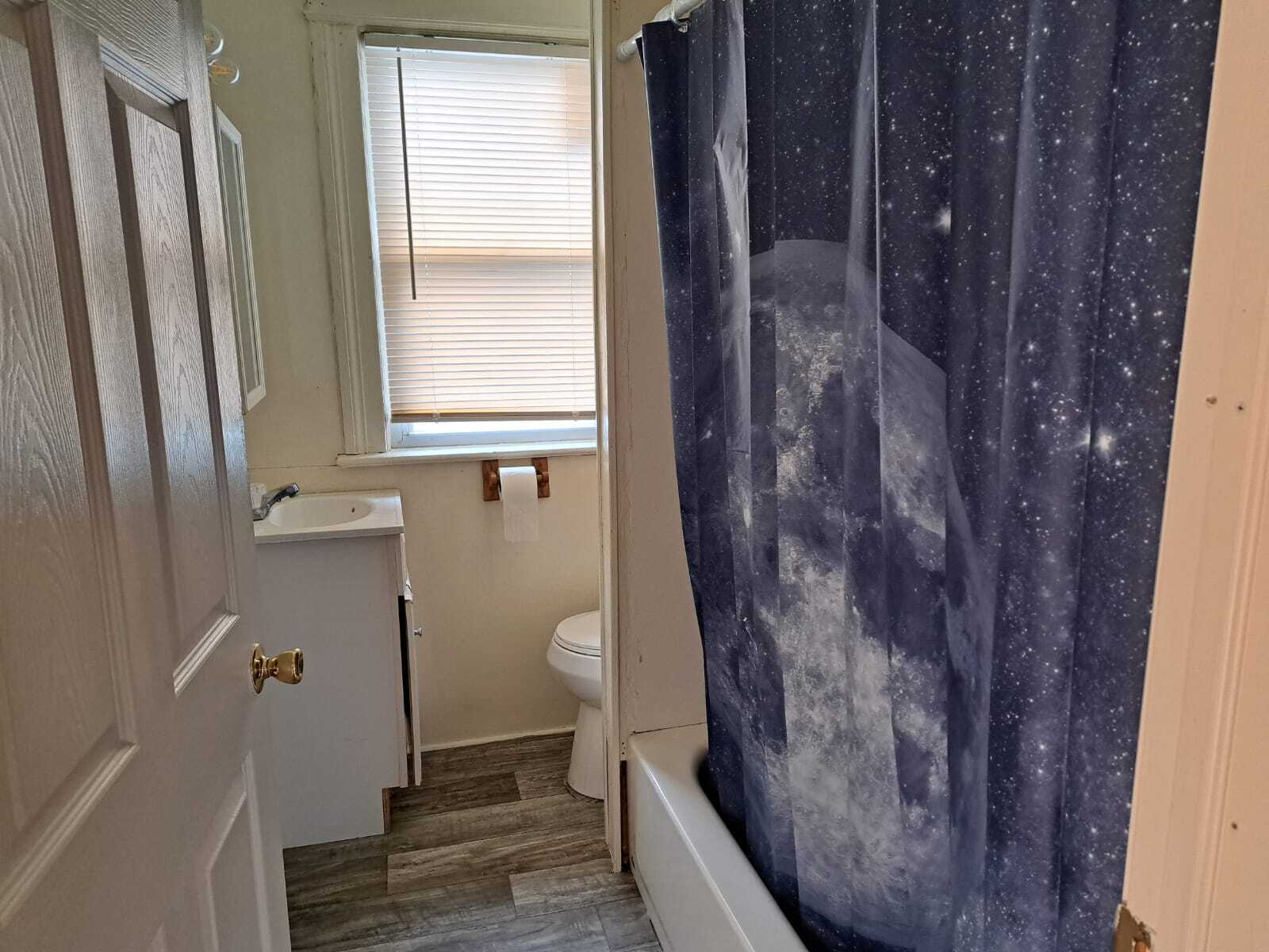 Bathroom - 307 Cedarwood Ter