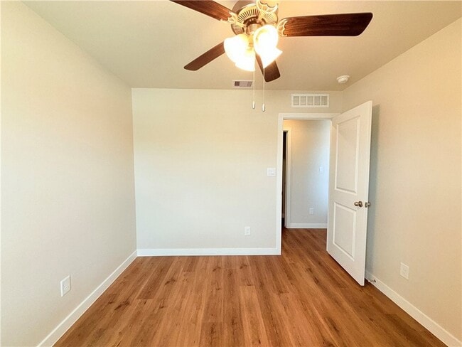 Building Photo - 1116 Zeus Dr
