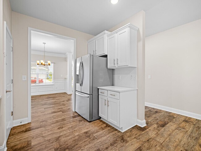Building Photo - Waverly Place