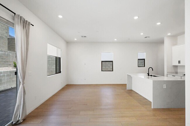 Building Photo - 3 Bedroom West Summerlin Beauty