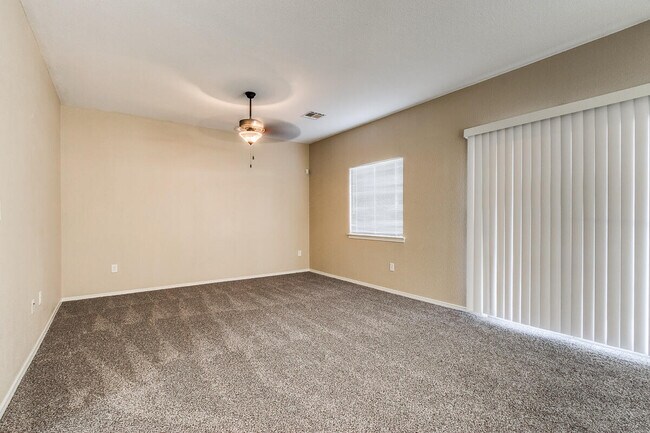 Building Photo - 3172 Hidden Valley Dr