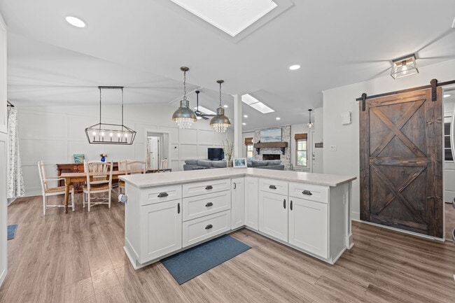 Building Photo - 6115 Gondolier Dr