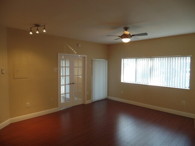 Building Photo - 2550 SW 18th Terrace