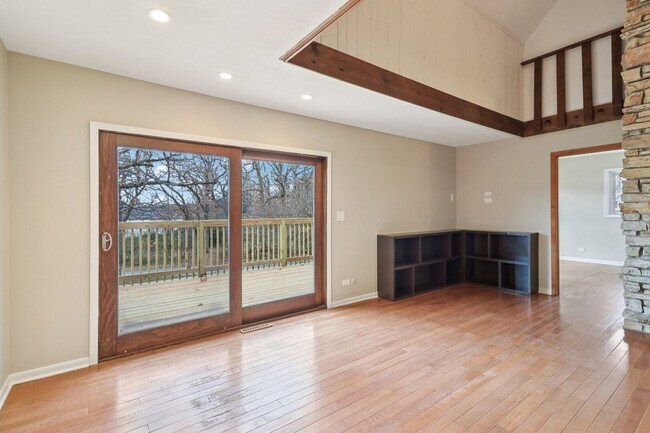 Building Photo - 23460 W N Lakewood Ln