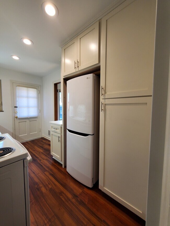 Building Photo - COMING SOON Condo in UA School District!