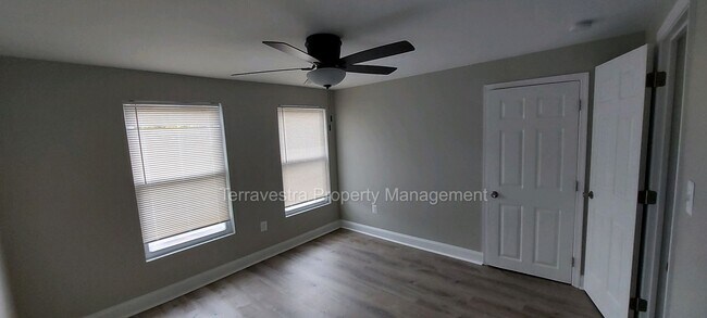 Building Photo - 314-316 S 4th St