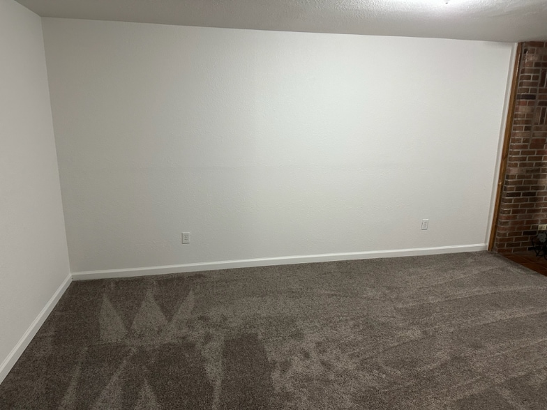 Building Photo - 4619 W 5th St