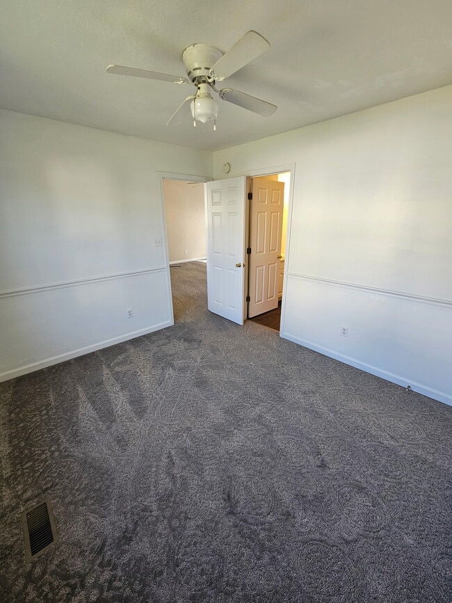 Building Photo - 4426 High School Rd