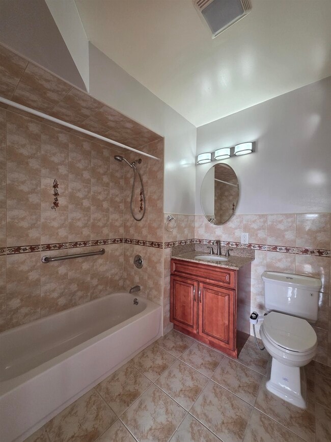 Building Photo - 1000 West St