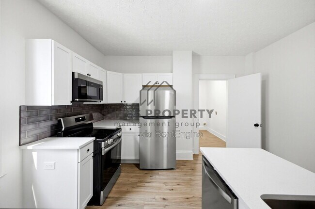 Building Photo - 977 Miller Ave