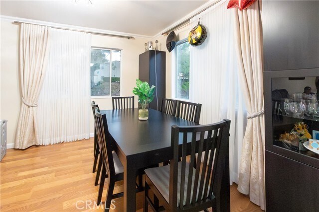 Building Photo - 9551 Vía Ricardo