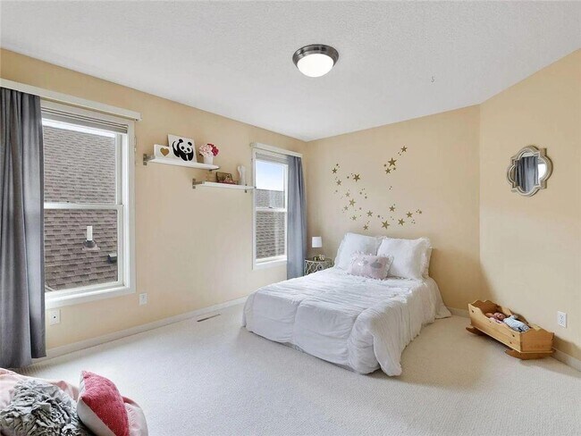 Building Photo - 6484 Ivy Way