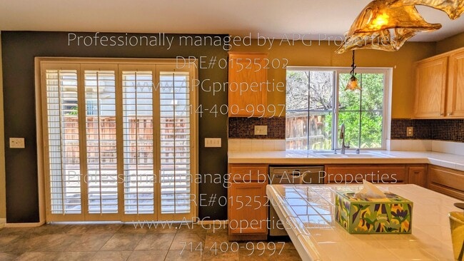 Building Photo - 2439 N Cameo Ct