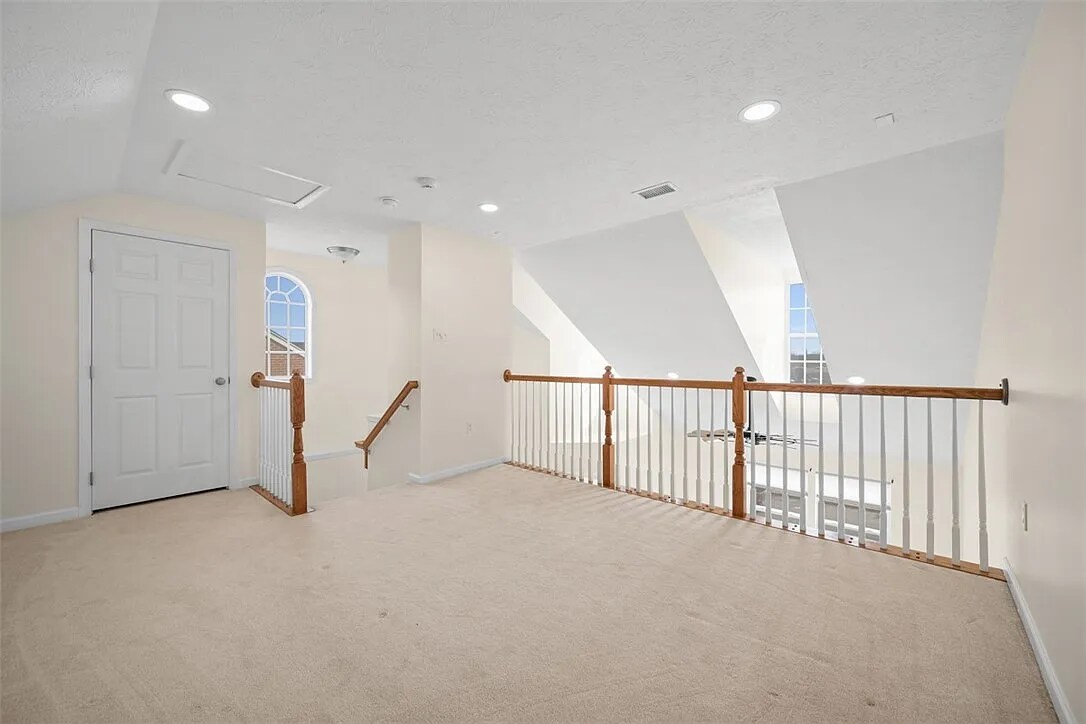 Building Photo - 3009 Village Run Rd