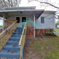 Building Photo - 1410 Maple St