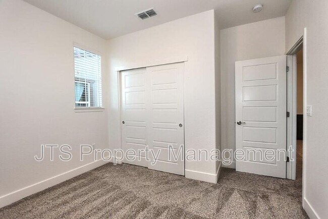 Building Photo - 3513 Birdland Ave