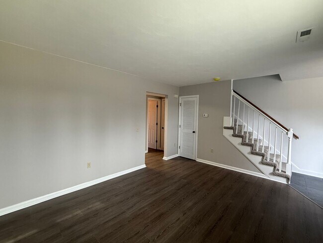 Building Photo - Newly Renovated Duplex in North County