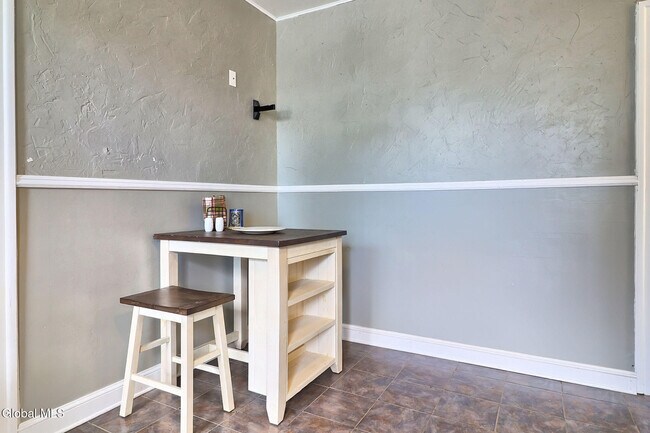 Building Photo - 28 Manning Blvd