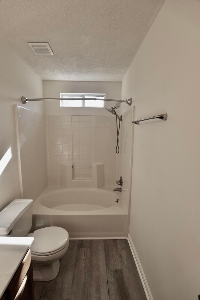 Building Photo - 21 N Trace Ct