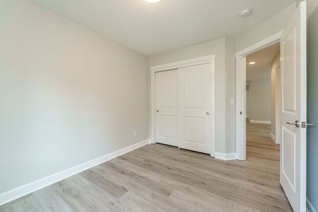 Building Photo - Desirable Salmon Creek Home Located in Lux...