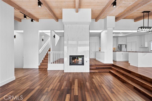 Building Photo - 1560 Sunset Ridge Dr