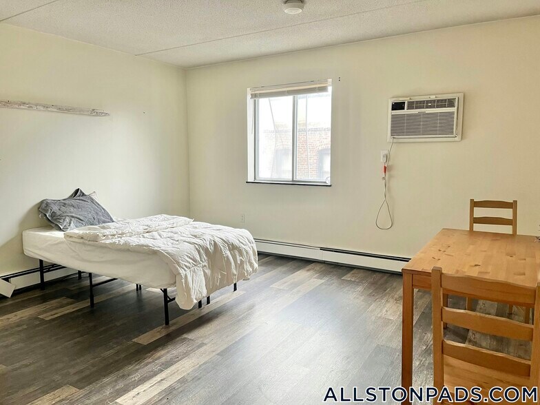 Building Photo - 80 Gardner St