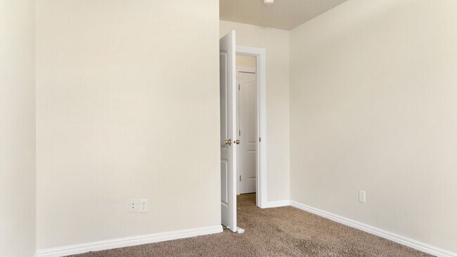 Building Photo - Sugar Street Townhomes