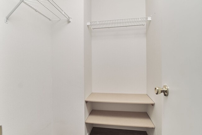 Building Photo - 3 BD/2.5 BA in Fishers!