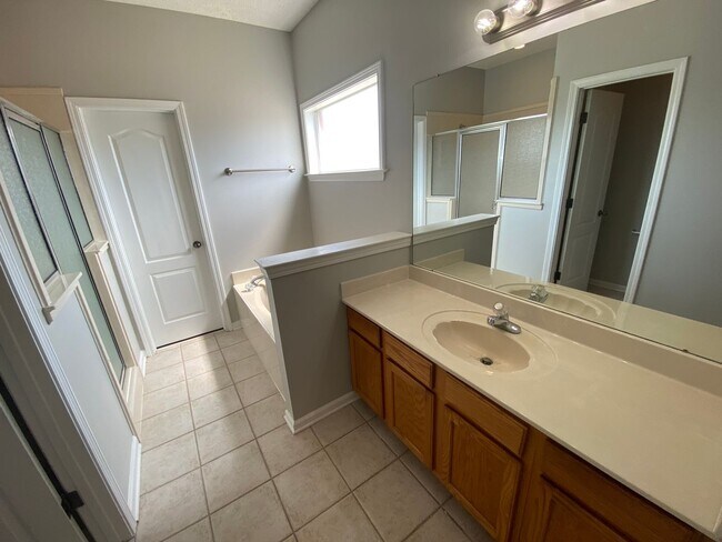 Building Photo - 9112 Cinderhill Cove W