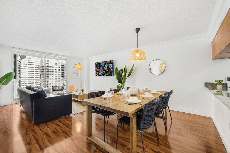 Building Photo - 1 SE 12th St