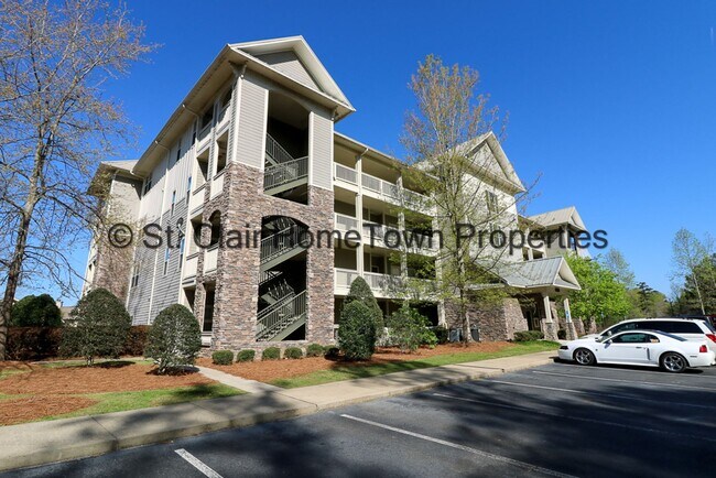 Building Photo - 475 River Forest Ln