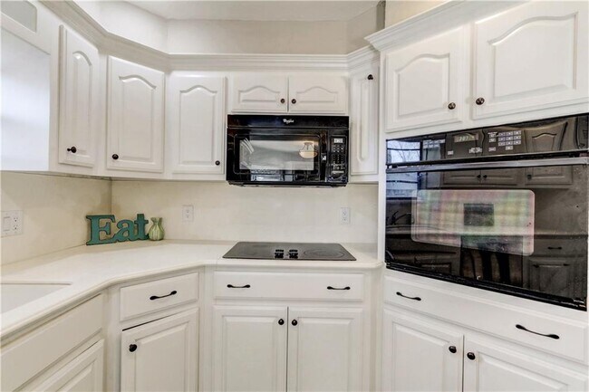 Building Photo - 3413 Choctaw Dr