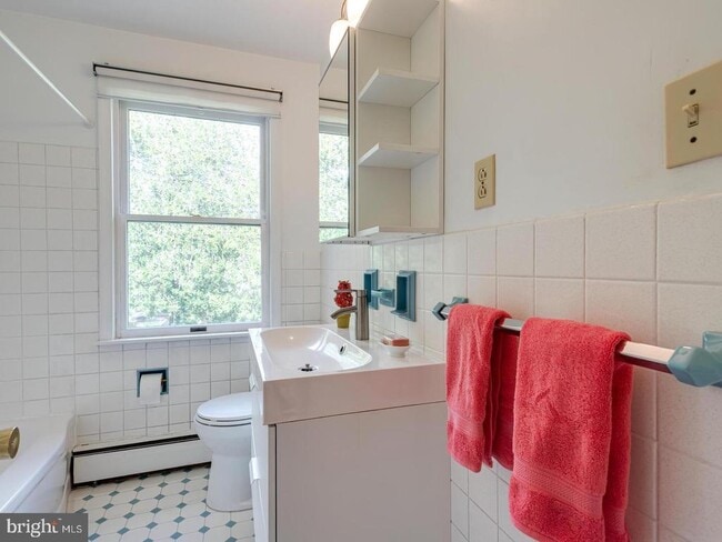 Building Photo - 1105 Waterloo Rd