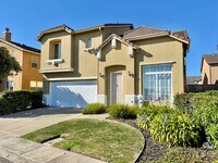 Building Photo - Renovated Coastal Home with NEW Kitchen and a Spacious Layout