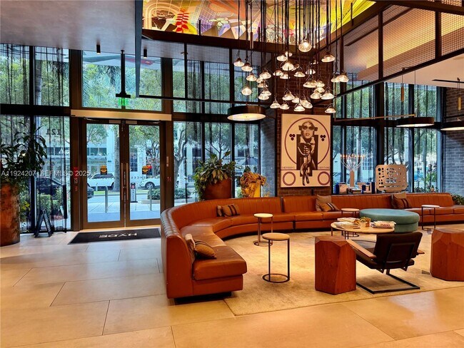 Building Photo - 121 NE 34th St