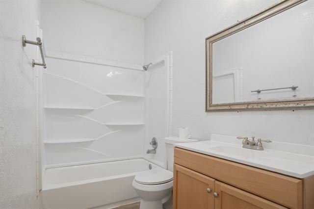 Building Photo - 9254 Forest Ln