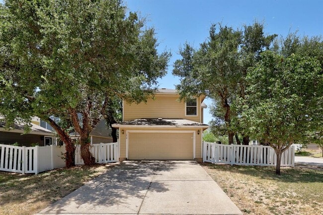 Building Photo - 1818 Lost Maples Loop