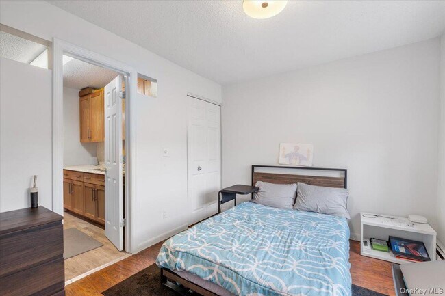 Building Photo - 555 Central Park Ave