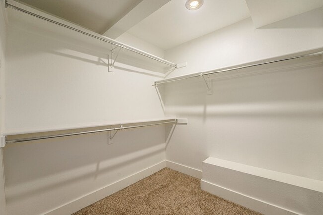 Building Photo - 2bed/1.5 bath Stylish Condo in LoHi