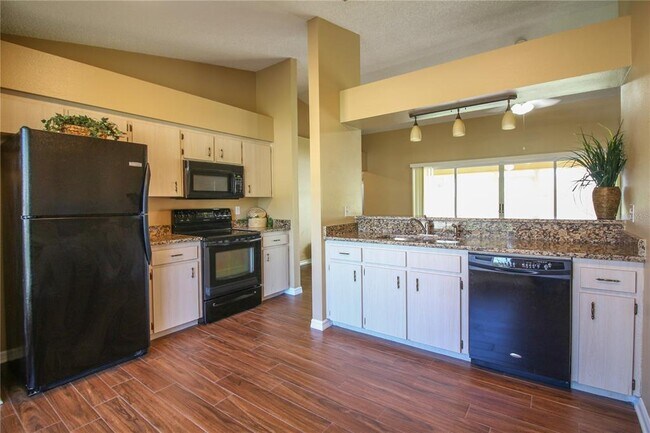 Building Photo - 3564 Diamond Terrace