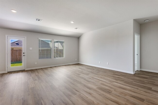 Building Photo - 513 Tidal Dr